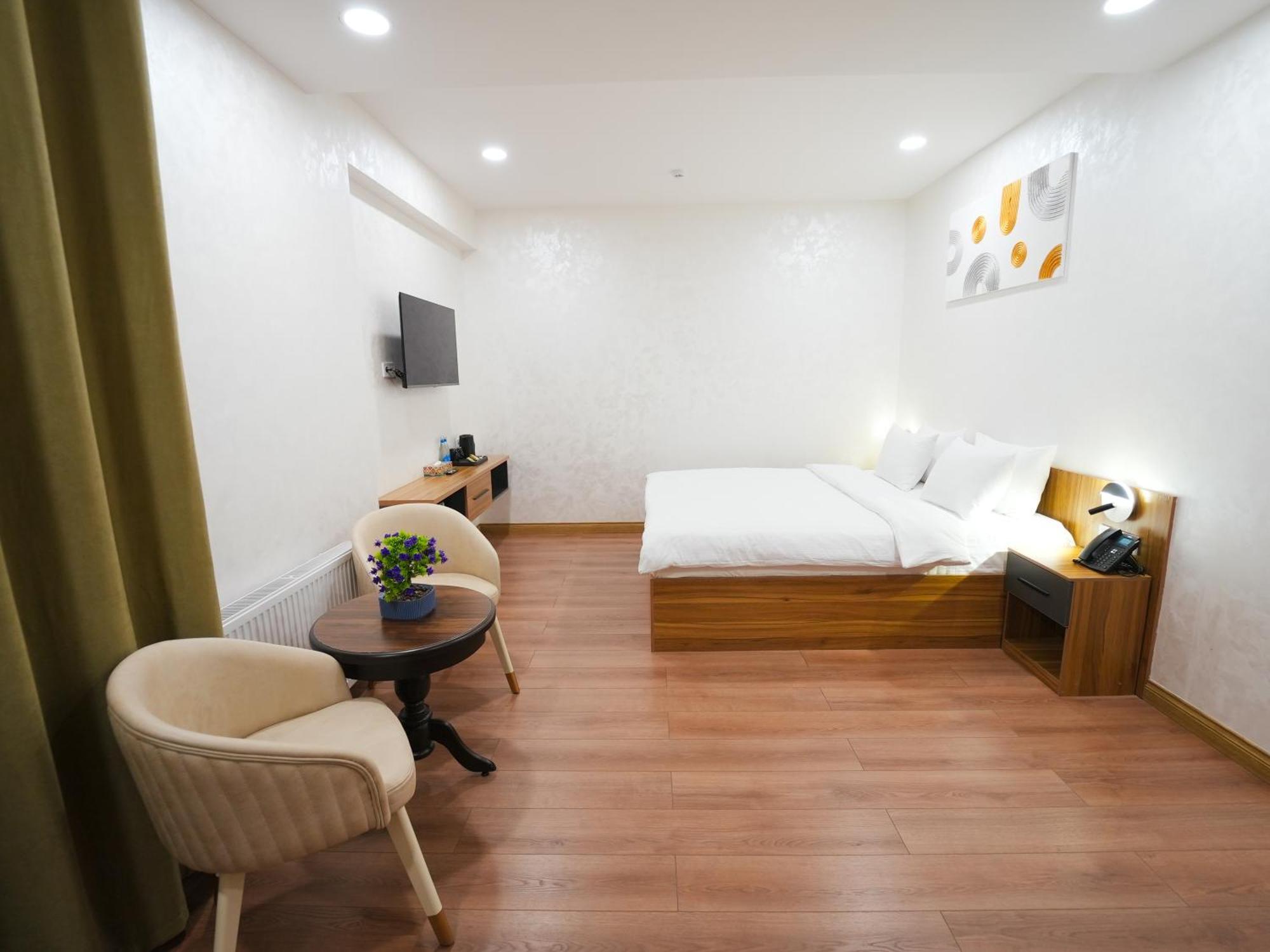 Avant Express Hotel Pool&Spa ทาชเคนต์ ภายนอก รูปภาพ