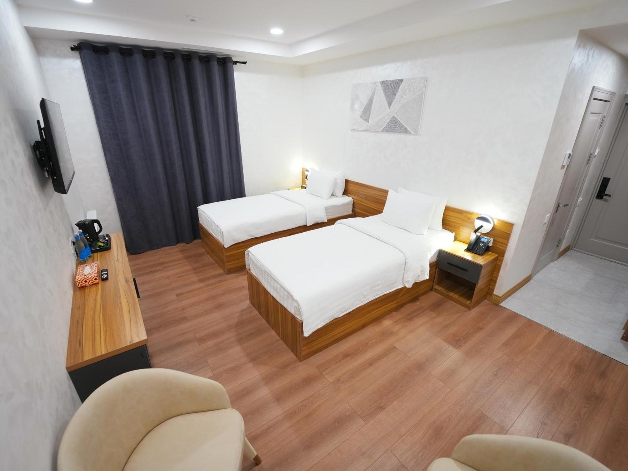 Avant Express Hotel Pool&Spa ทาชเคนต์ ภายนอก รูปภาพ