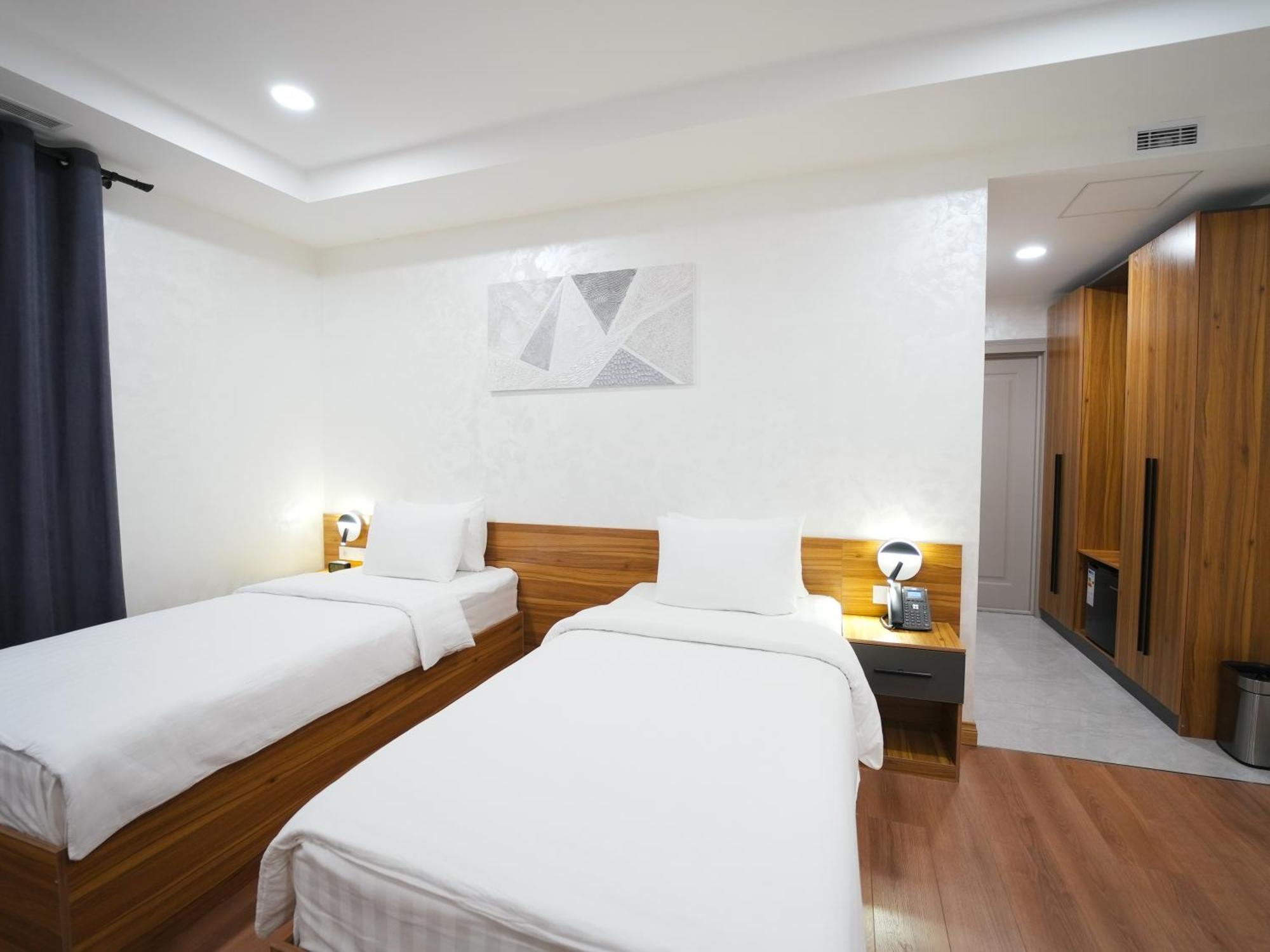 Avant Express Hotel Pool&Spa ทาชเคนต์ ภายนอก รูปภาพ