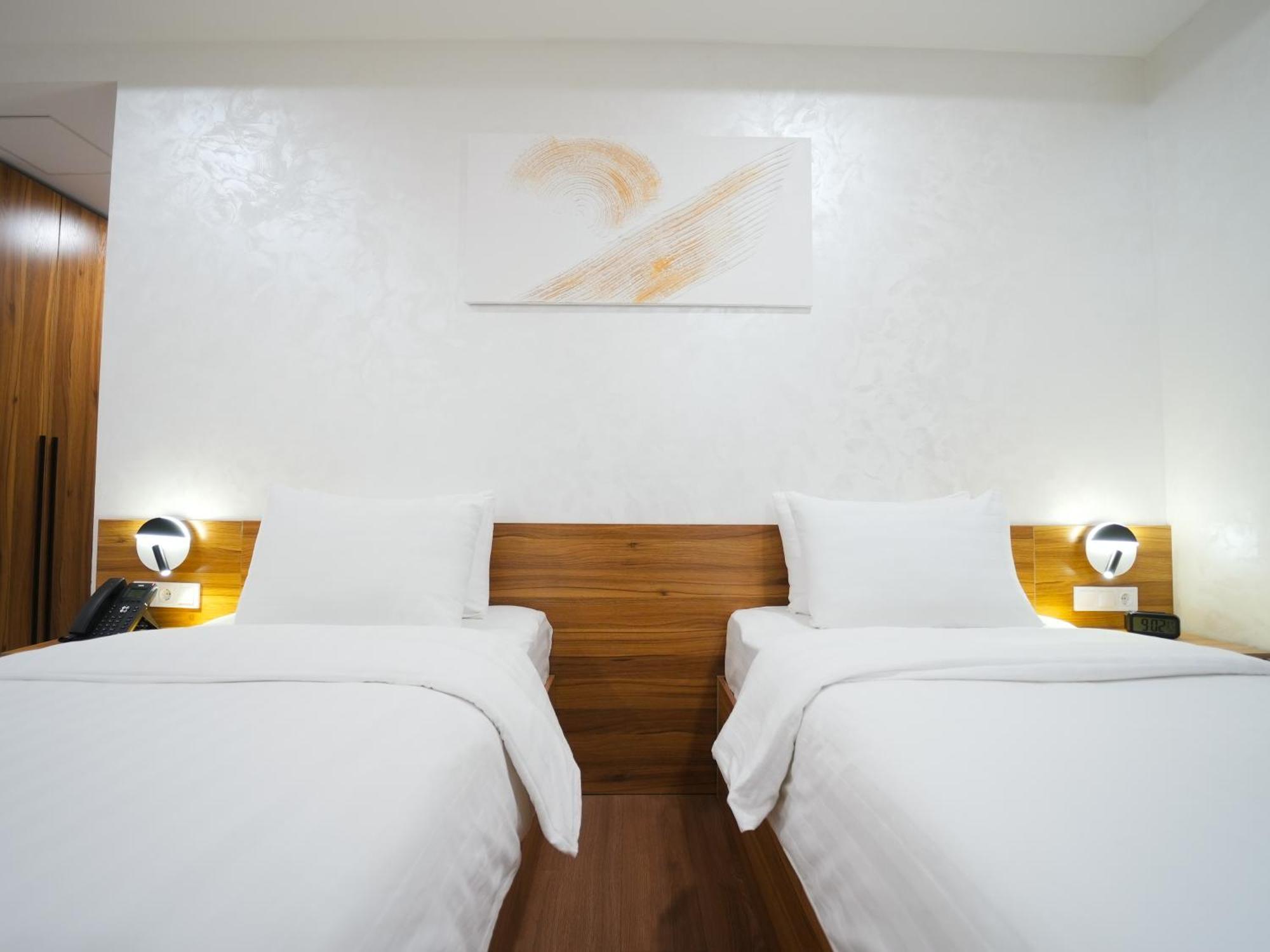 Avant Express Hotel Pool&Spa ทาชเคนต์ ภายนอก รูปภาพ